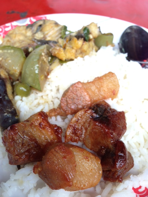Deep-fried pork belly and curry on rice at Mae Awn