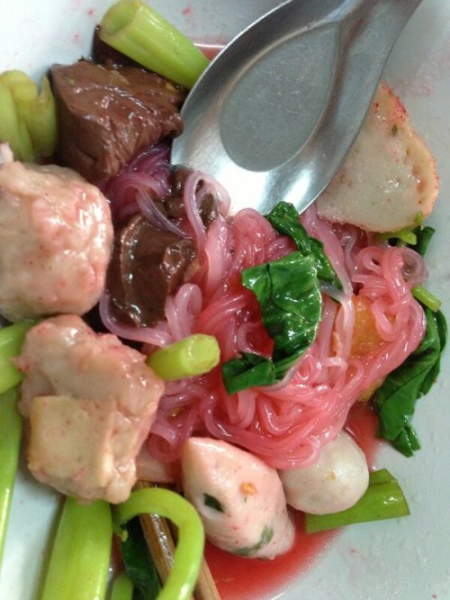 An exemplary bowl of yen ta fo