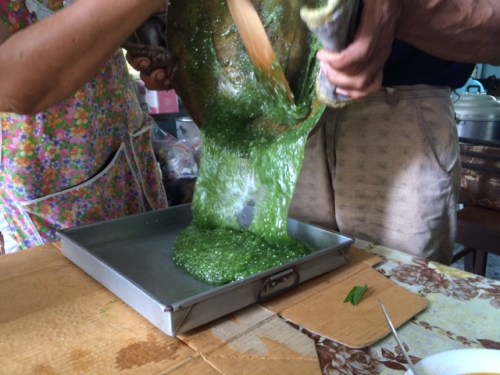 Pouring the tapioca out to cool